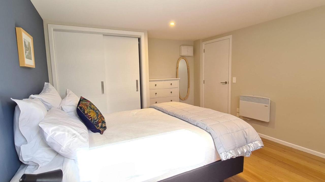 Kowhai Apartment - Private Opposite Golf Course Central Wanaka Exterior photo